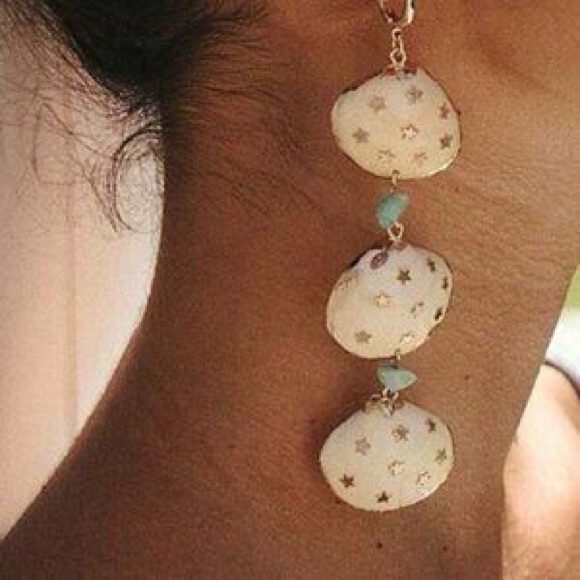 NWT Free People Bahama Baby Shell Earrings - Picture 3 of 4